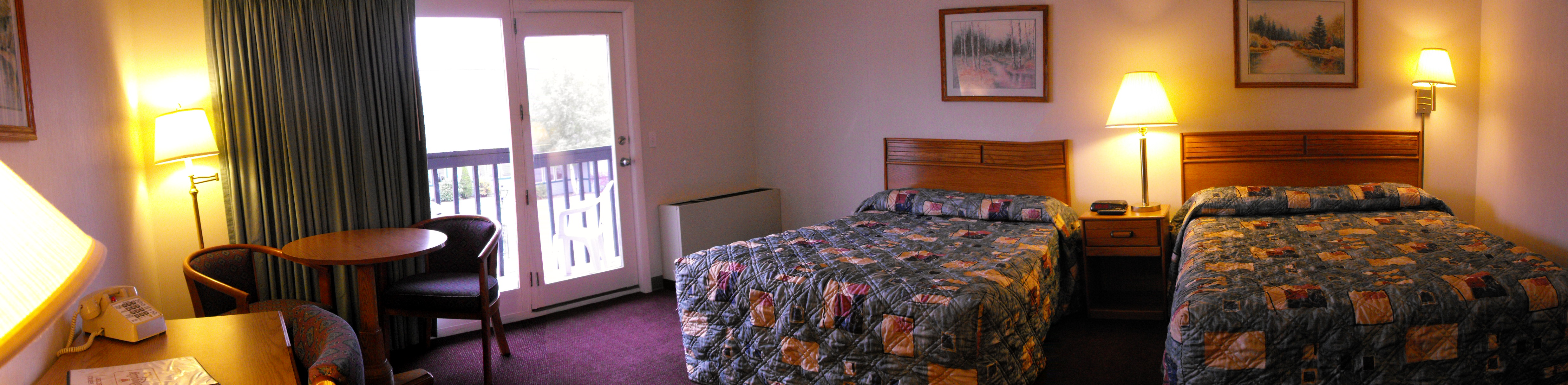 Room with 2 Queen Beds
